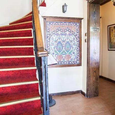 Cem Sultan מלון 2*